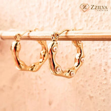 Catchy studded anti tarnish earrings hoops