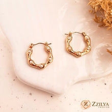 Catchy studded anti tarnish earrings hoops