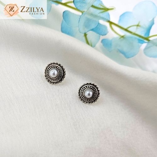 Silver Pearl Stud