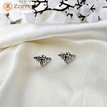 Bee Chic Stud Earrings