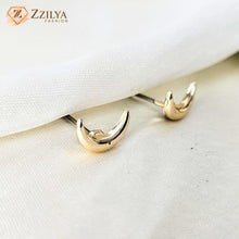 Moon simple korean earrings