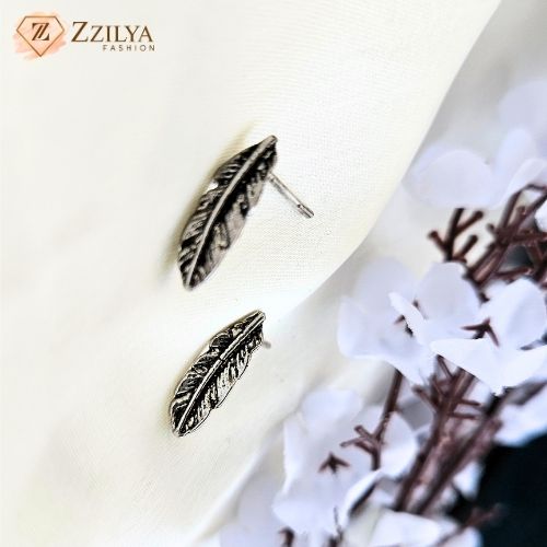 Small Leaf Stud Earrings