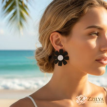 Statement Daisy Flower Stud Earrings | 60s Mod Aesthetic