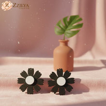 Statement Daisy Flower Stud Earrings | 60s Mod Aesthetic