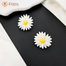 Flower earrings - White