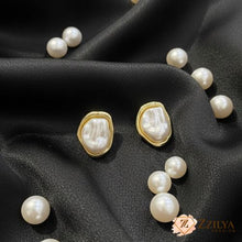 Korean Pearl Daisy & Crystal Earrings | Floral Studs Under ₹99