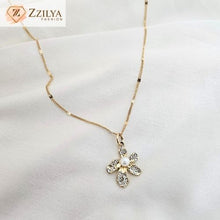 Stone Studded Flower Necklace