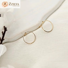 Circle Golden Stud earrings