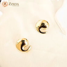 Shell designed waterproof anti tarnish earrings