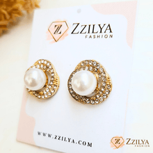 Golden Pearlshine Studs
