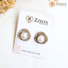 Golden Pearlshine Studs